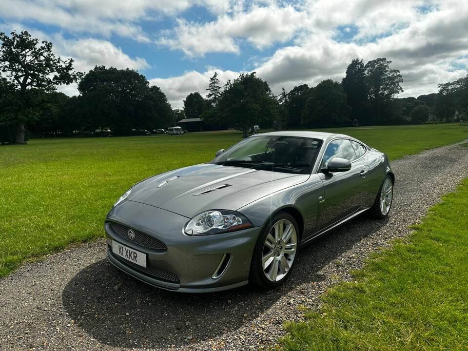 Image 7/46 of Jaguar XKR (2010)