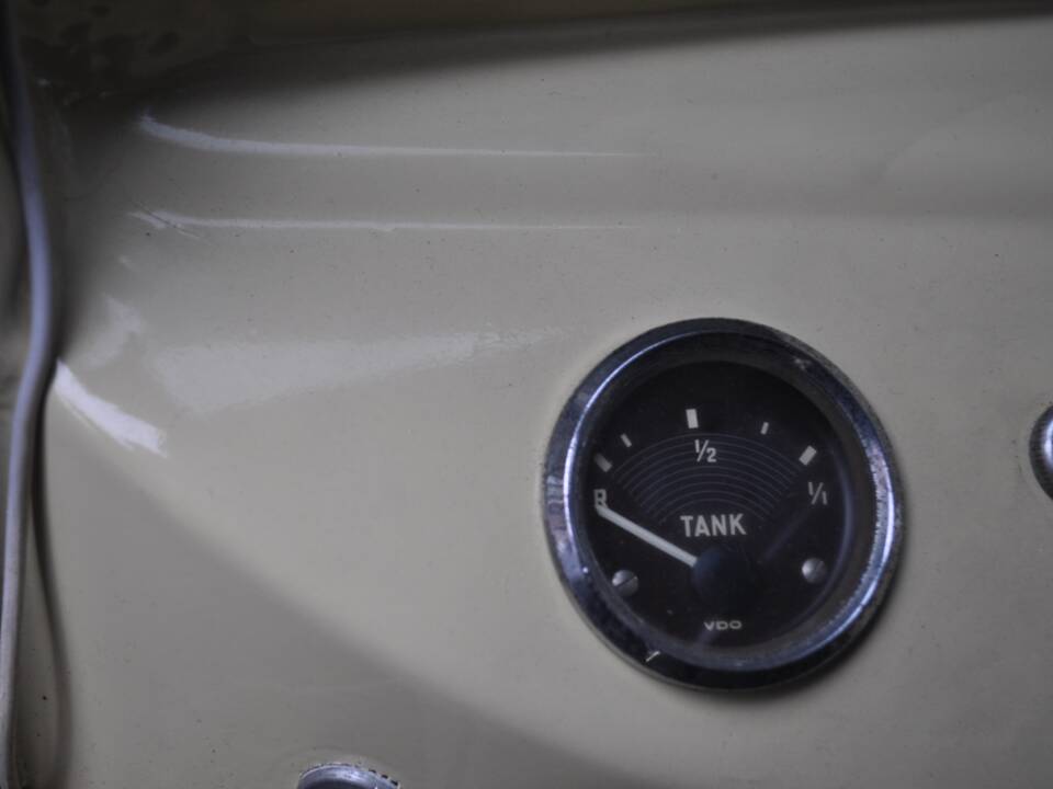 Image 22/31 of Volkswagen T1 minibus (1962)