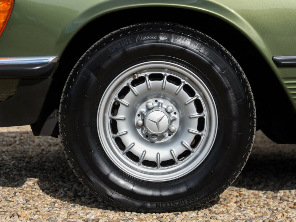 Image 16/50 de Mercedes-Benz 280 SLC (1976)