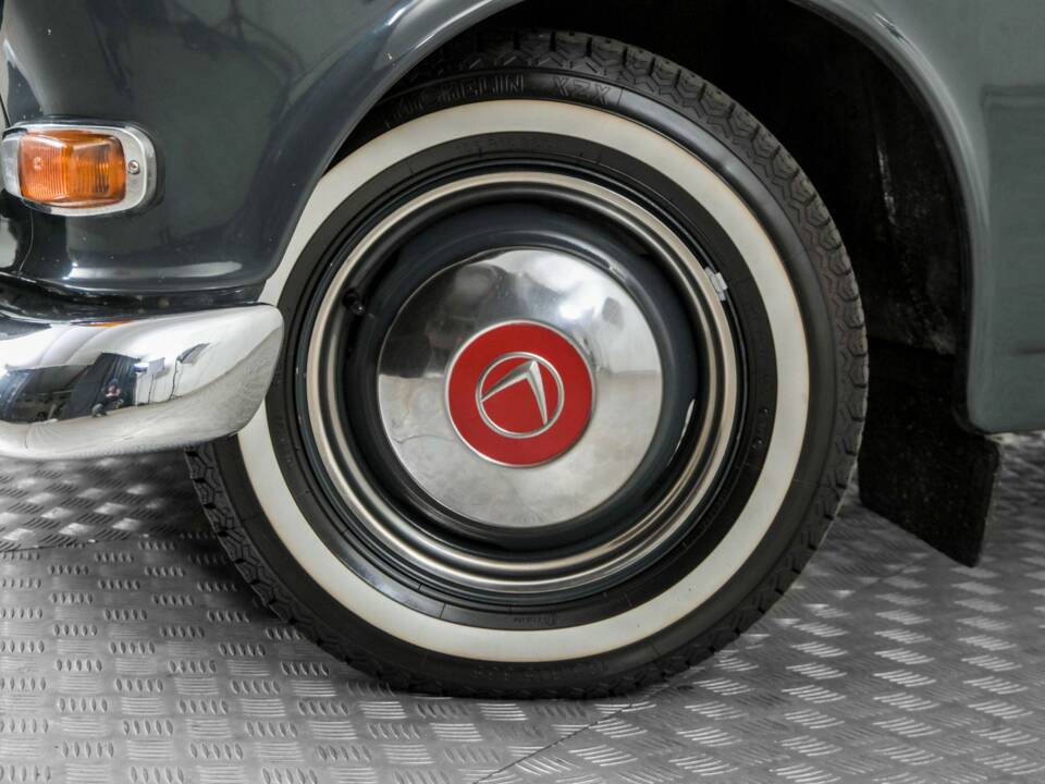 Bild 4/50 von Volvo P 121 (1964)