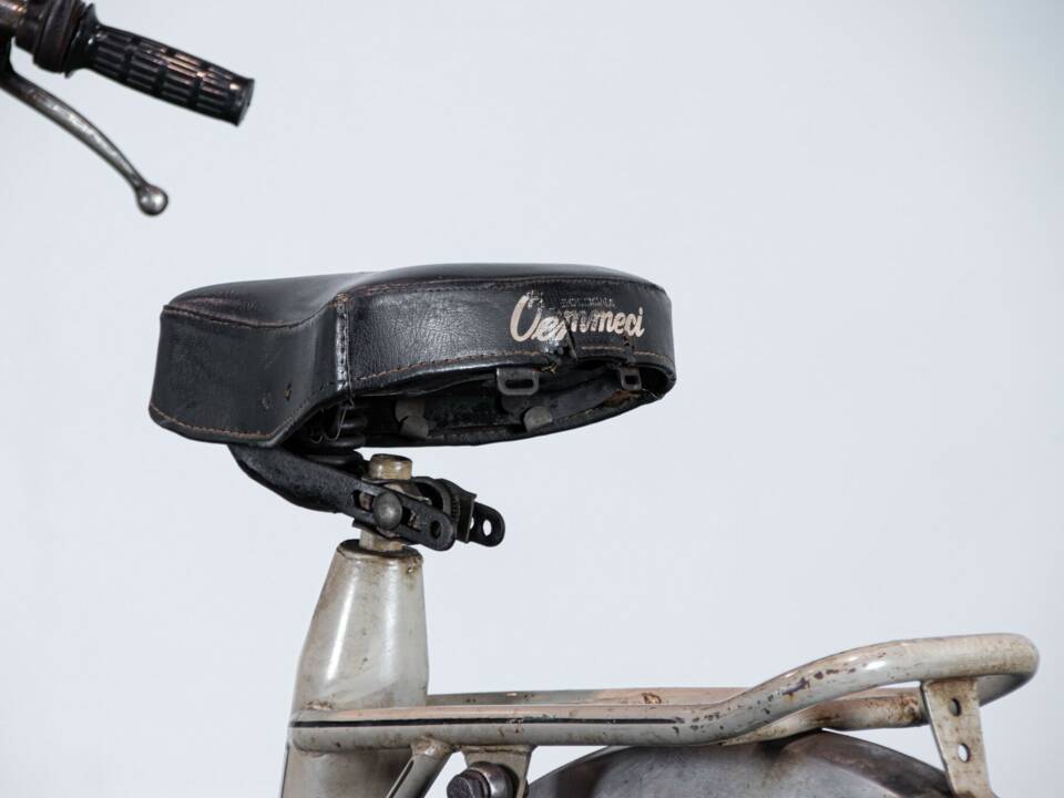 Image 21/50 of Oemmeci DUMMY (1978)