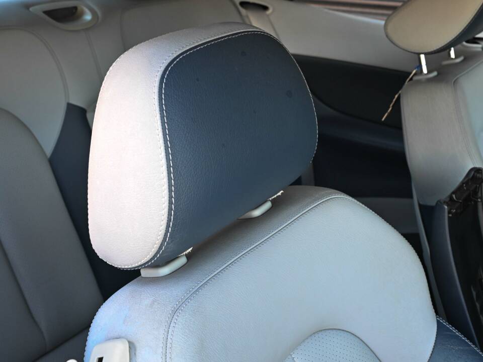 Image 18/50 of Mercedes-Benz CLK 230 Kompressor (2002)