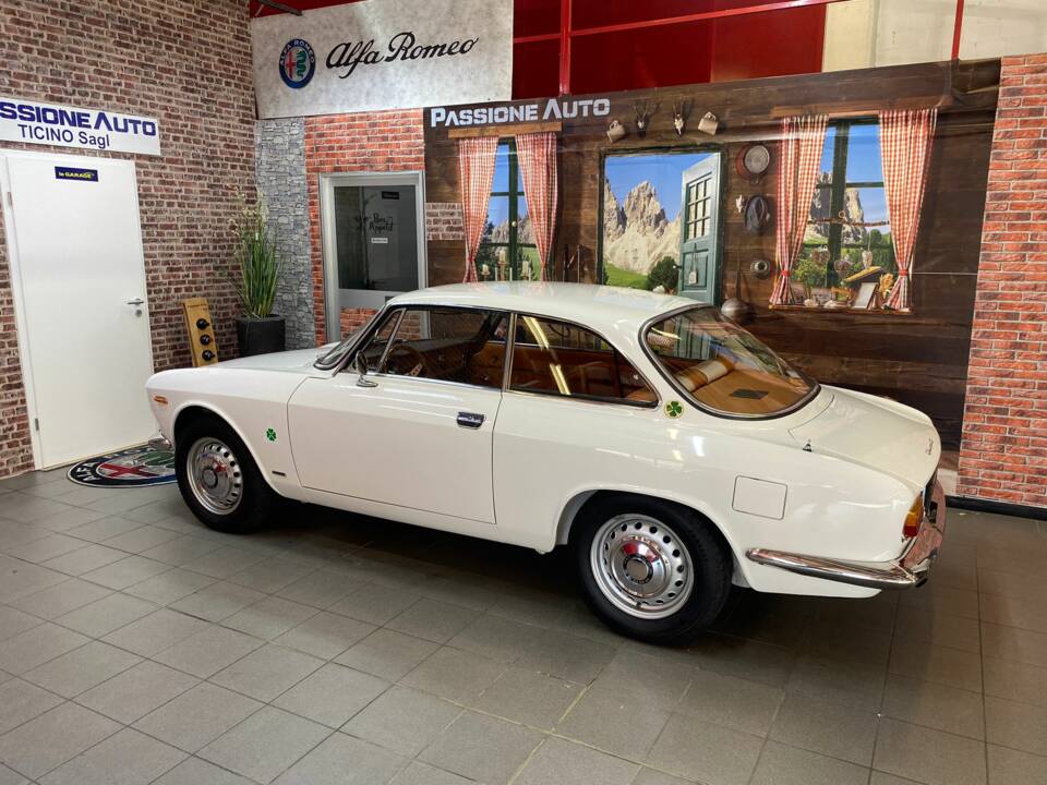 Afbeelding 5/30 van Alfa Romeo Giulia 1600 Sprint GT Veloce (1966)