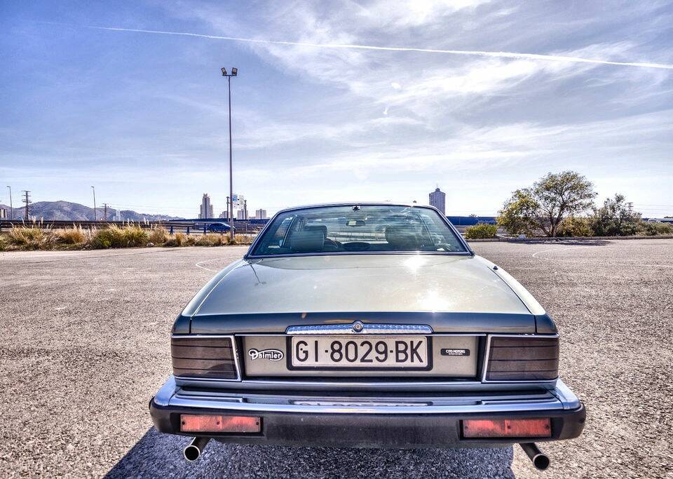 Bild 7/8 von Jaguar XJ 40 4.0 (1994)