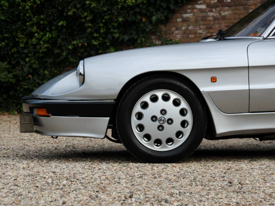 Image 26/50 de Alfa Romeo 2.0 Spider QV (1988)
