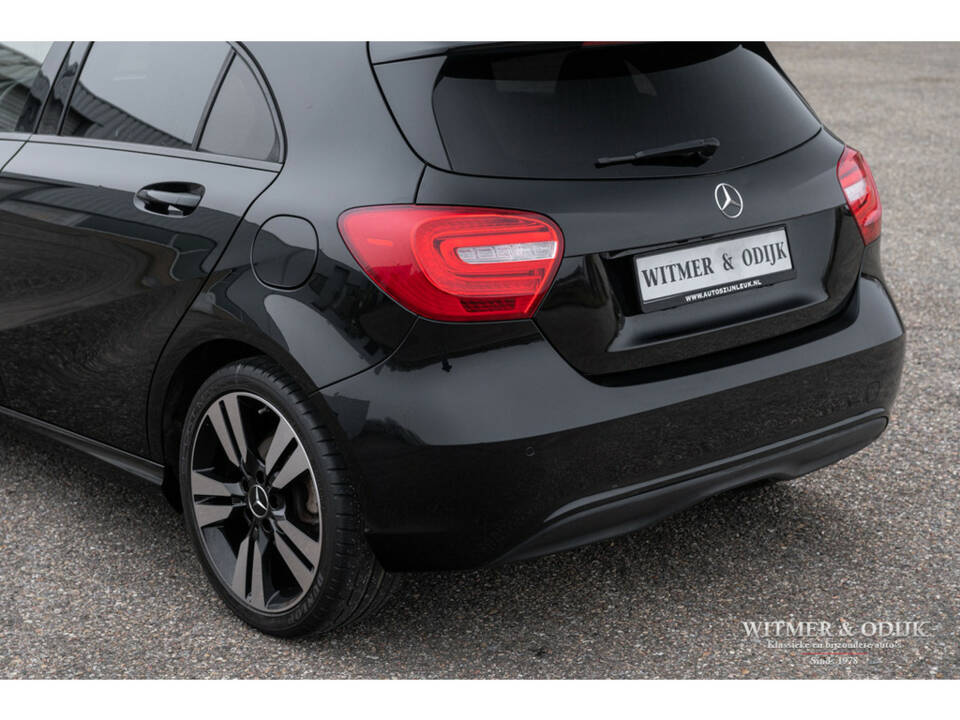 Image 15/32 of Mercedes-Benz A 180 (2014)