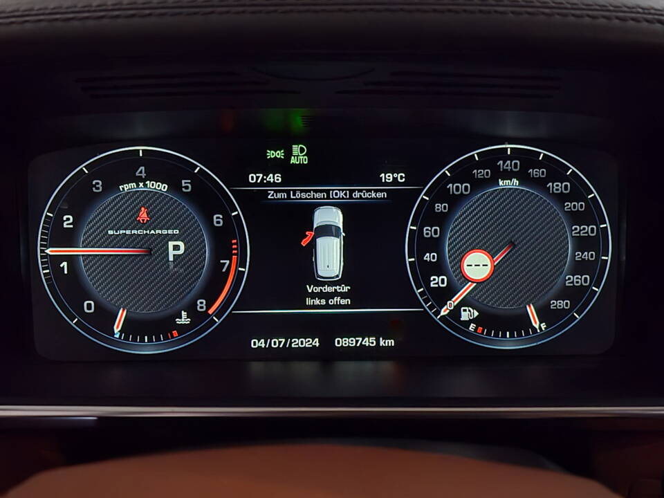 Bild 18/34 von Land Rover Range Rover Autobiography SDV8 (2015)