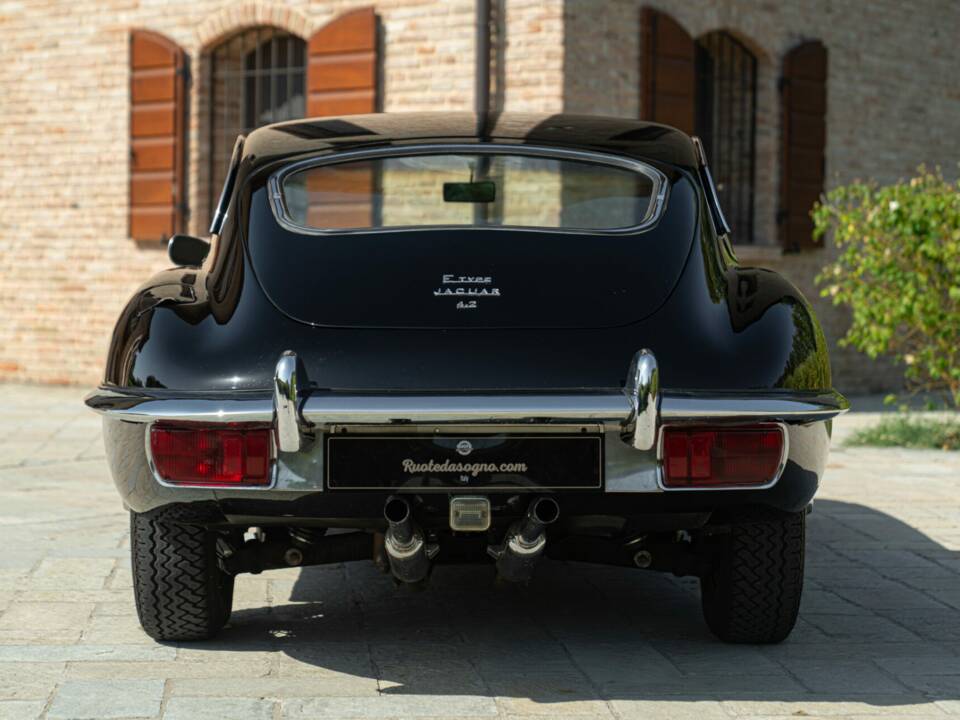 Image 10/50 de Jaguar E-Type (1968)