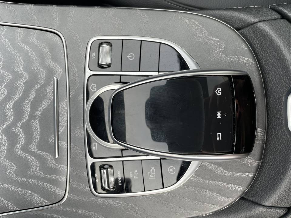 Image 20/38 of Mercedes-Benz CLS 300 d (2020)