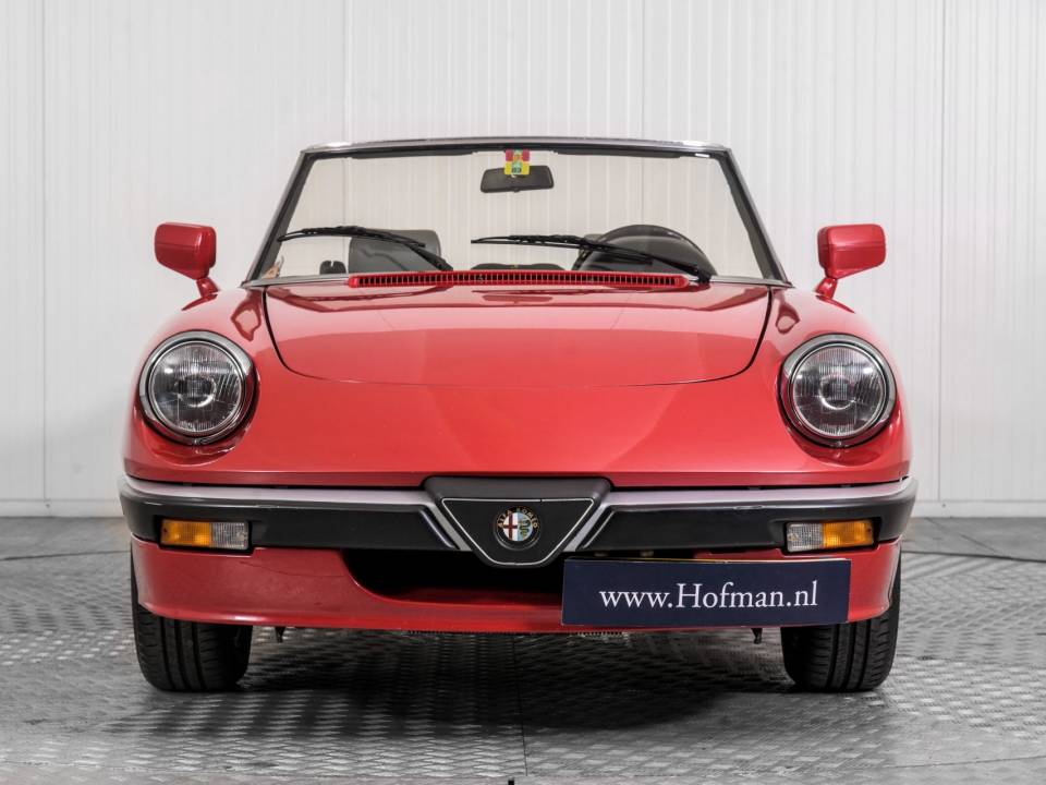 Bild 12/50 von Alfa Romeo 2.0 Spider QV (1988)