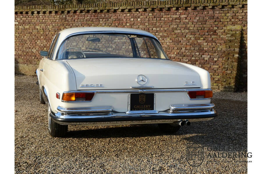 Image 42/50 of Mercedes-Benz 280 SE 3,5 (1971)