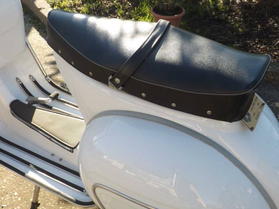 Image 14/40 of Piaggio Vespa 160 GS (1964)