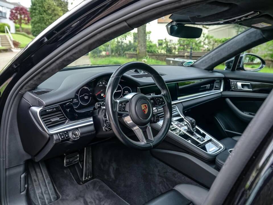 Image 6/11 of Porsche Panamera GTS (2018)