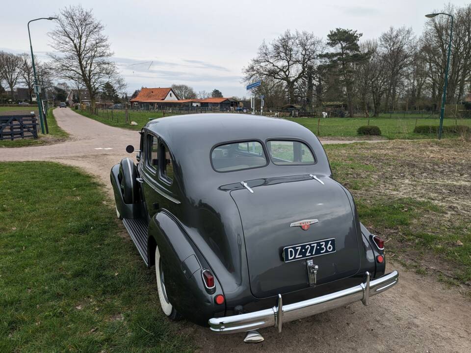 Image 3/32 de Buick Century Touring Sedan (1938)