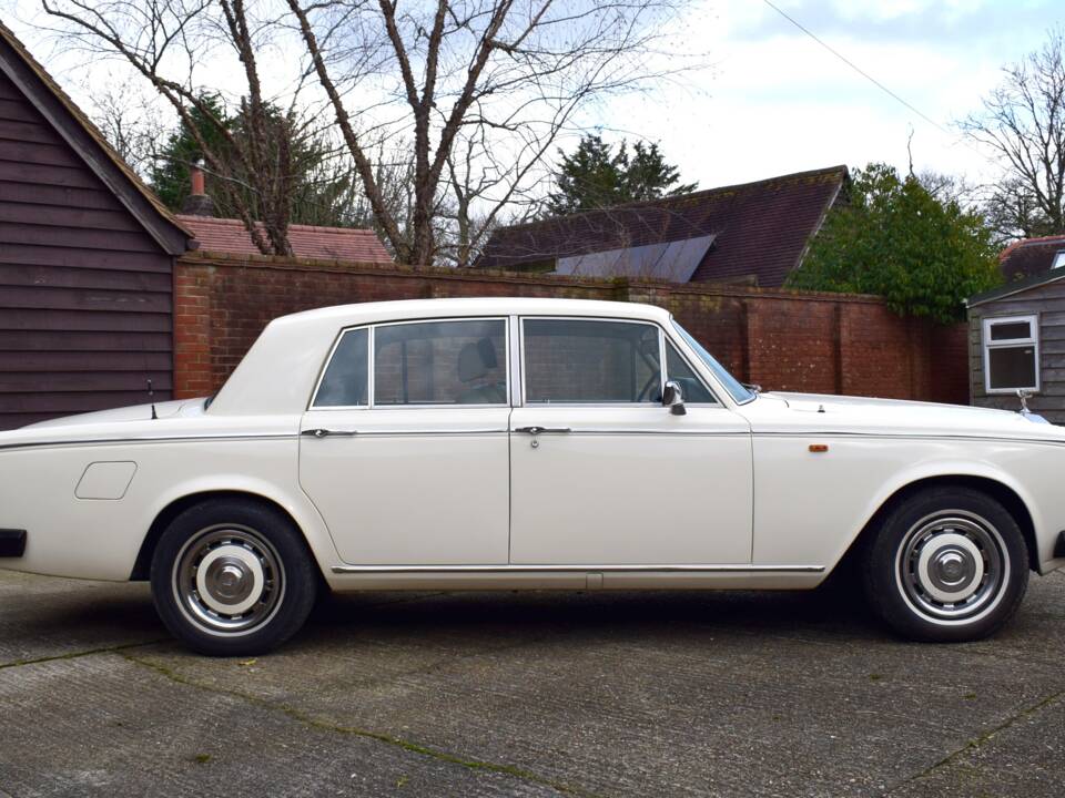 Image 2/50 of Rolls-Royce Silver Shadow II (1979)