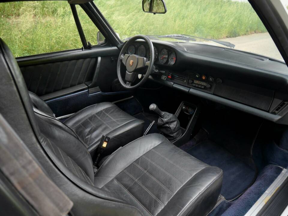 Image 13/25 of Porsche 911 Carrera 3.0 (1976)