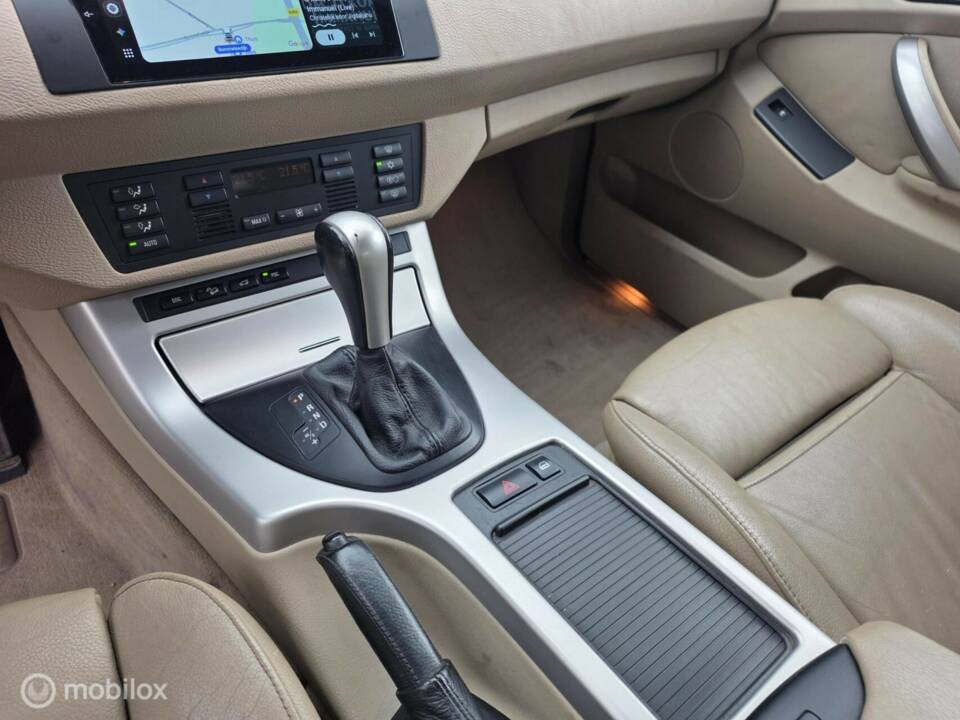 Bild 26/46 von BMW X5 3.0i (2003)
