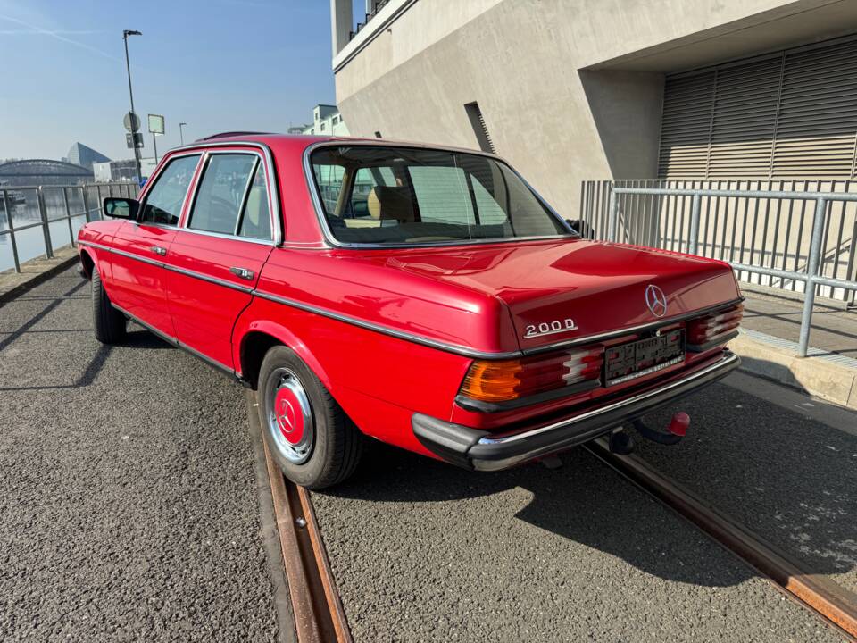 Afbeelding 55/65 van Mercedes-Benz 200 D (1982)