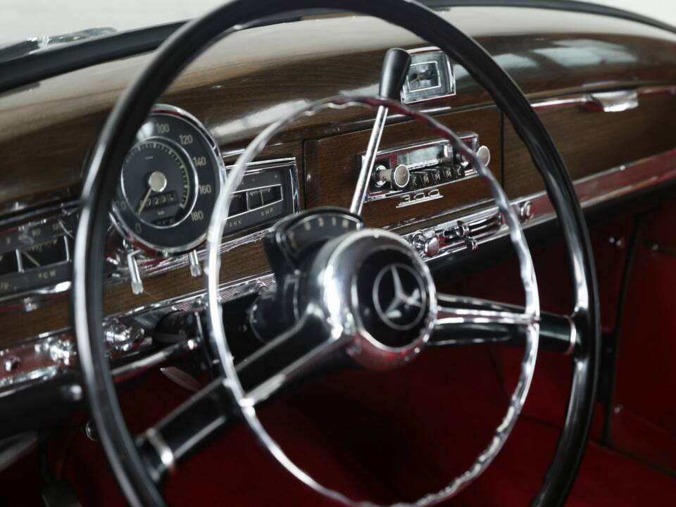Image 20/50 de Mercedes-Benz 300 c (1956)