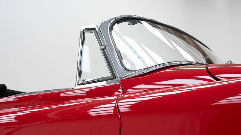 Image 14/15 of Jaguar XK 150 DHC (1961)