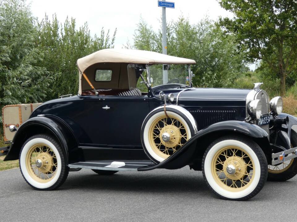 Image 7/19 of Ford Model A De Luxe (1930)