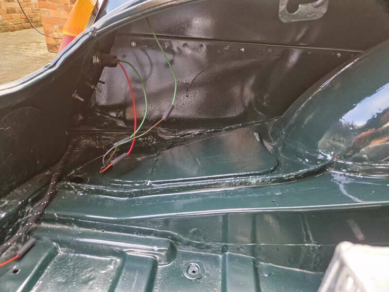 Image 41/50 of MG MGB GT (1965)