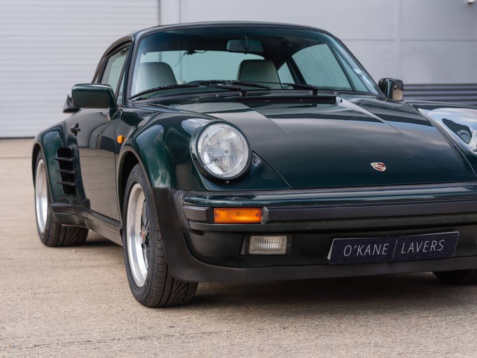 Image 13/52 of Porsche 911 Carrera 3.2 (1989)