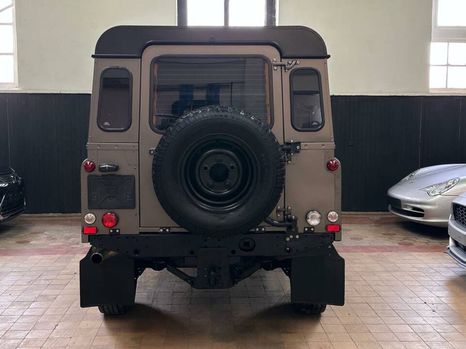 Image 5/18 of Land Rover Defender 110 Td5 (2000)
