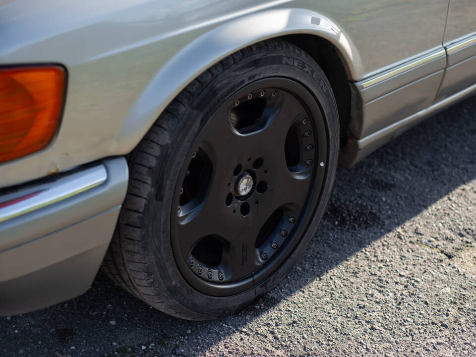 Image 29/95 of Mercedes-Benz 560 SEC (1985)