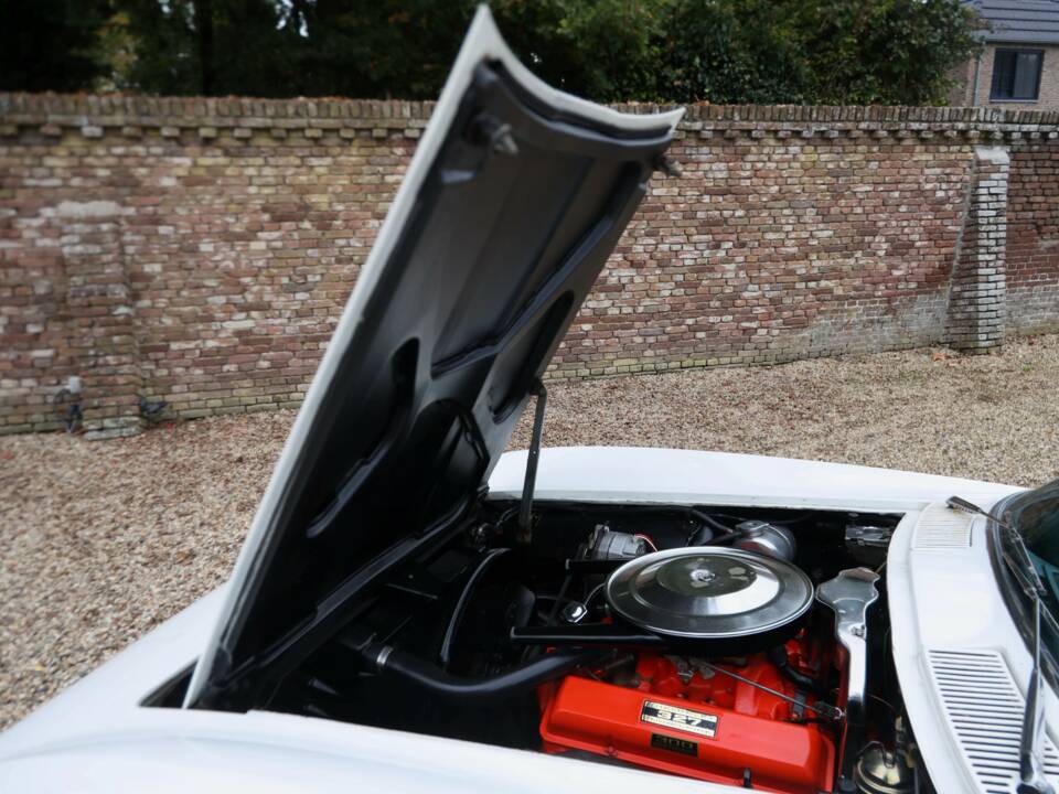 Image 40/50 of Chevrolet Corvette Sting Ray Convertible (1964)