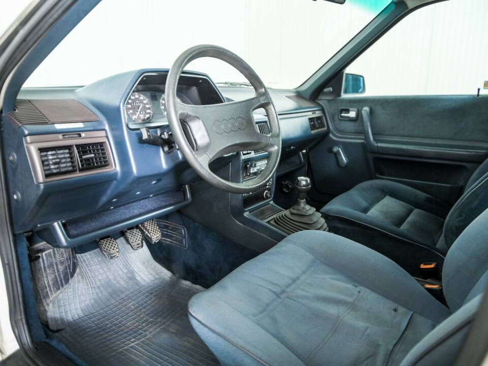 Image 11/50 of Audi 100 - 1.8 (1987)