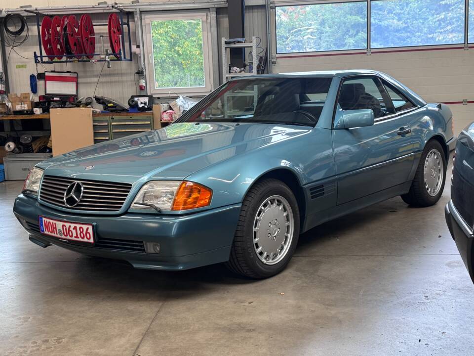 Image 5/19 of Mercedes-Benz 500 SL (1990)