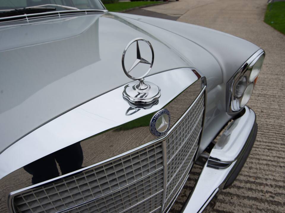 Immagine 27/34 di Mercedes-Benz 300 SEL 3.5 (1972)