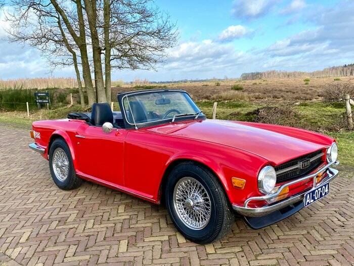 Image 3/7 of Triumph TR 6 (1971)