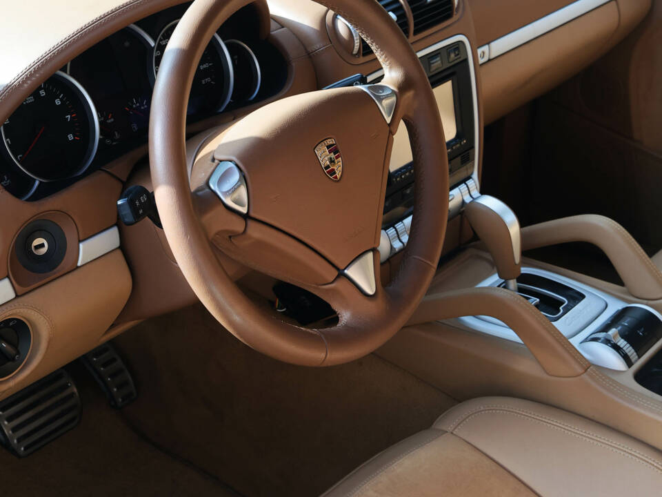 Bild 40/49 von Porsche Cayenne GTS (2009)
