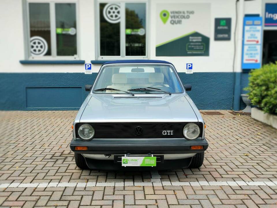 Immagine 2/10 di Volkswagen Golf I Cabrio GLi 1.6 (1981)