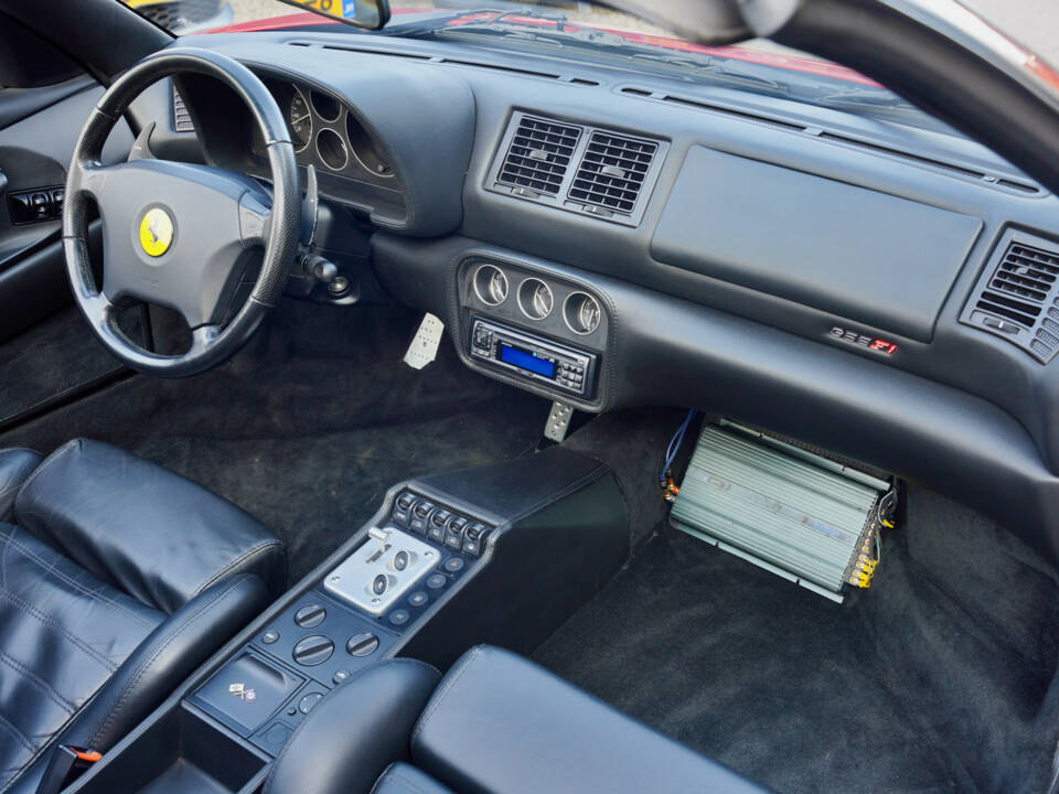 Afbeelding 19/50 van Ferrari F 355 GTS (1997)