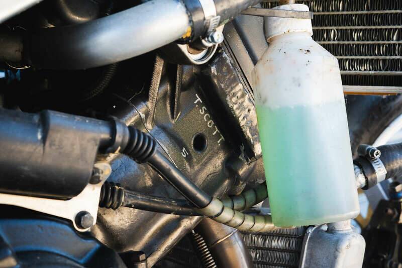 Image 45/50 of Honda VFR 750R RC 30 (1992)