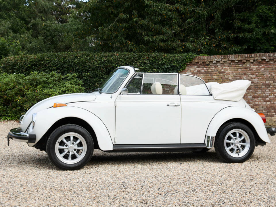 Image 25/50 of Volkswagen Käfer 1303 &quot;Champagne Edition&quot; (1977)