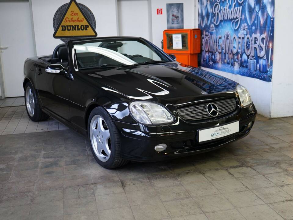 Image 2/33 de Mercedes-Benz SLK 320 (2000)