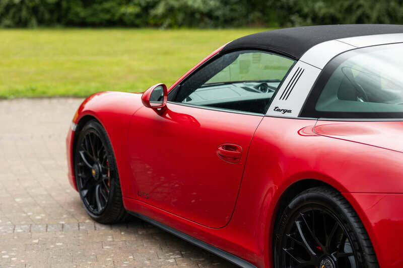 Immagine 19/50 di Porsche 911 Targa 4 GTS (2015)