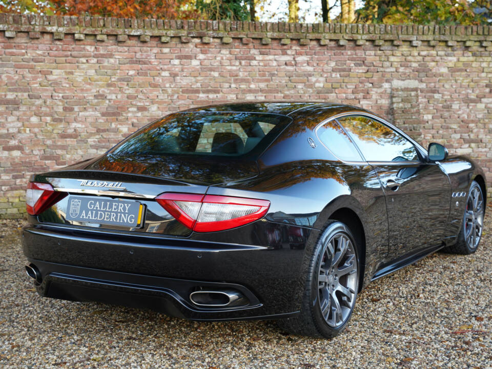 Bild 2/50 von Maserati GranTurismo S (2010)