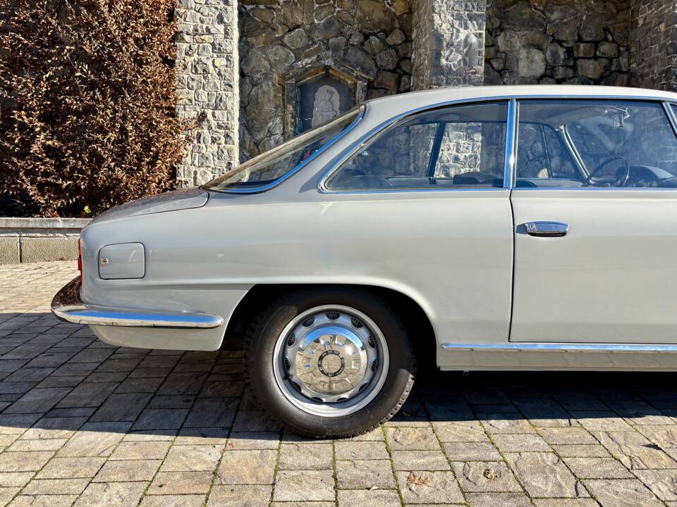 Bild 8/32 von Alfa Romeo 2600 Sprint (1963)