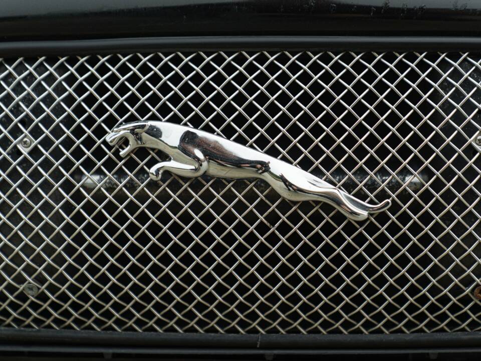 Image 20/50 of Jaguar XK8 4.0 (2006)