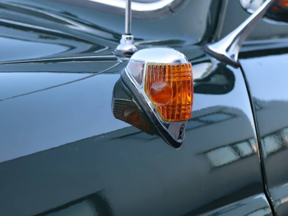 Image 17/50 of Mercedes-Benz 180 D (1958)