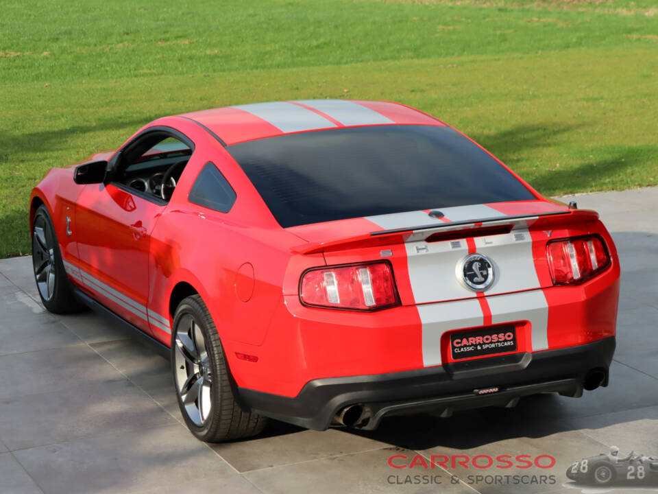 Immagine 2/50 di Ford Mustang Shelby GT 500 (2012)