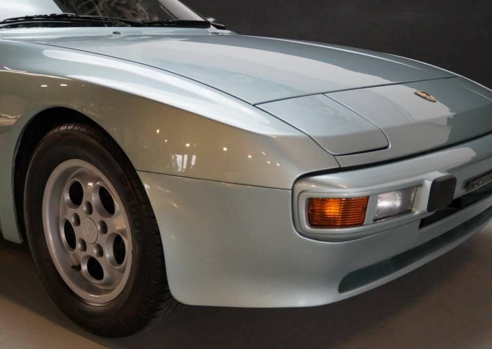 Image 19/50 de Porsche 944 Turbo (1986)