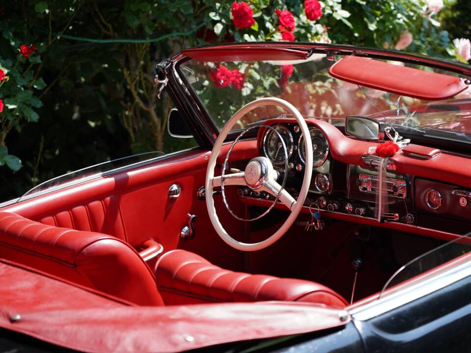 Image 2/16 of Mercedes-Benz 190 SL (1963)