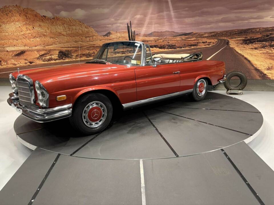 Image 5/49 de Mercedes-Benz 280 SE 3,5 (1971)