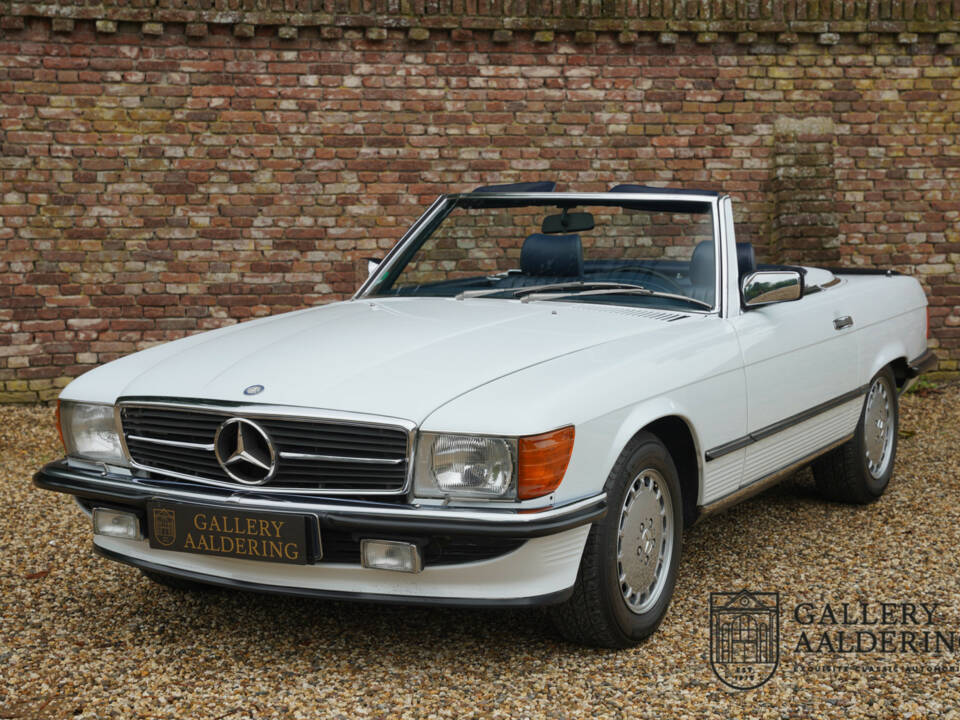 Image 43/50 of Mercedes-Benz 500 SL (1988)